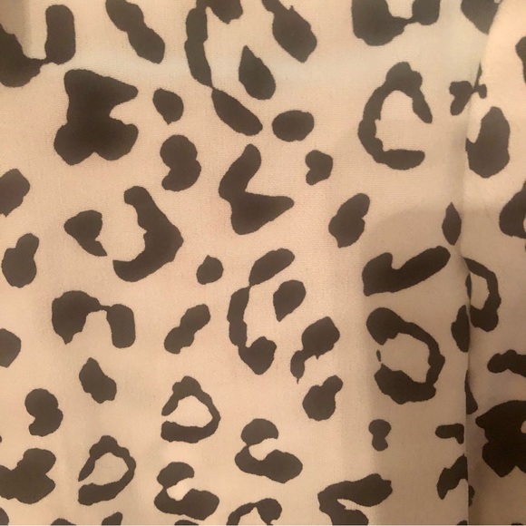 Animal Print Button Down Blouse Size M - Picture 2 of 5